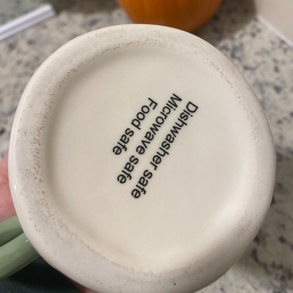 Unique Ceramic Green and White floral Mug with unique shaped handle - Picture 5 of 5